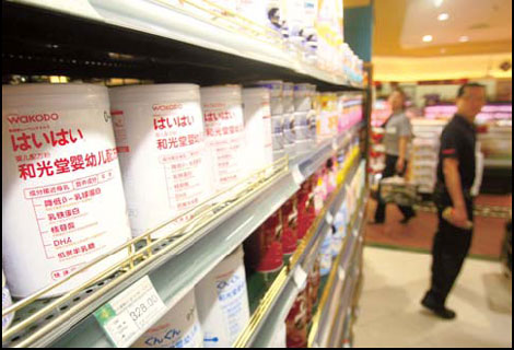 Milk still flows from Japan, despite foot-and-mouth