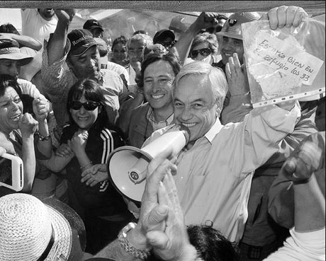 33 miners trapped 17 days are alive