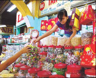 Saigon sight-seeing by bike