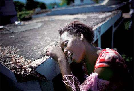 Haiti cholera claims over 900