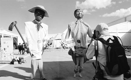 Activists step up the pressure in Cancun