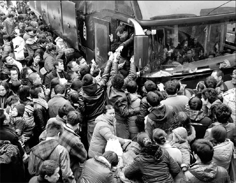 Transport system braces for 2.85b holiday trips