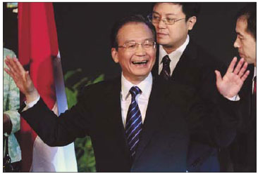 Wen urges ASEAN to take lead