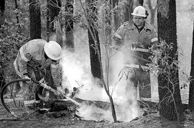 Extreme heat puts new colors on Australian weather maps