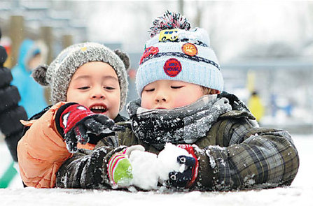 Snow brings travel delays as it clears the air