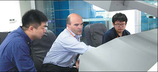 Noise engineer aims to place big plane on a pedestal