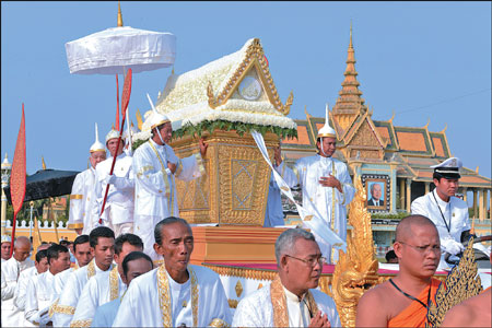 Thousands gather for funeral of former Cambodian king