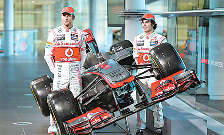 Button and Perez start with a smile before new season