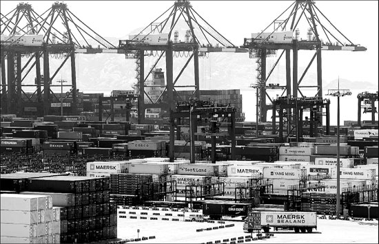 Free trade - the tale of two cities