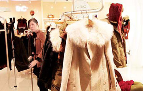 Fur in comeback among followers of fashion with chic new styles