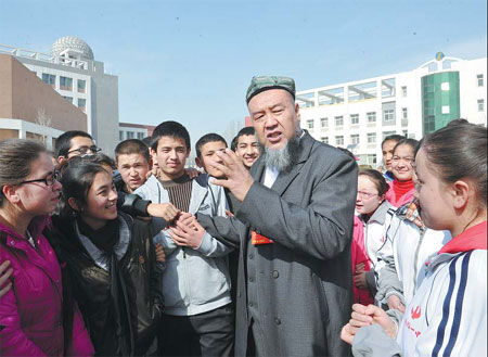 'Xinjiang class' helps to mold tomorrow's leaders, deputy says