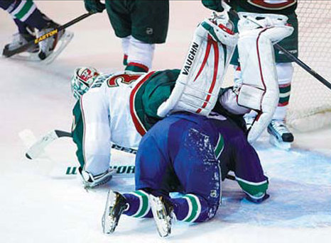 Coyle and Backstrom lead Wild over the Canucks, 3-1