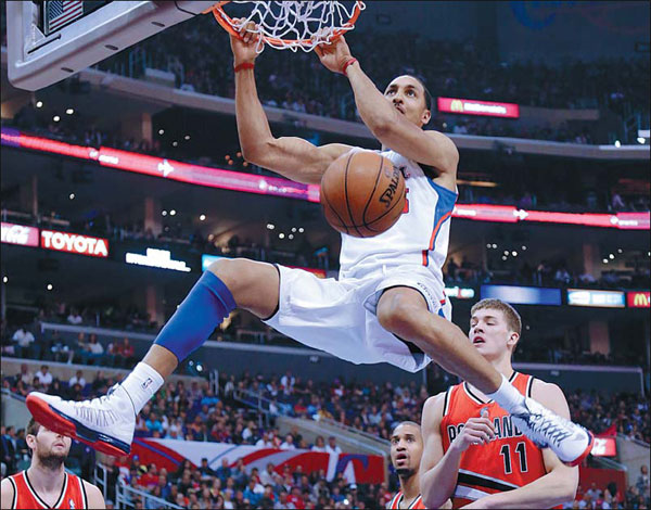 Clippers rout the Trail Blazers