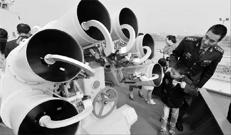 Warship open day popular with youth