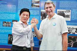 US, Chinese athletes share friendship