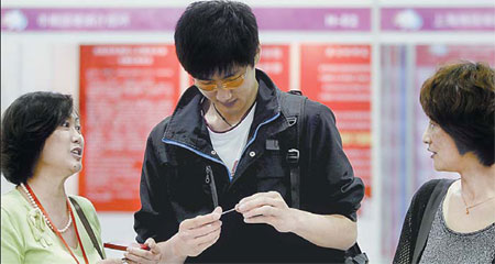 Eager parents quick to learn marriage lines