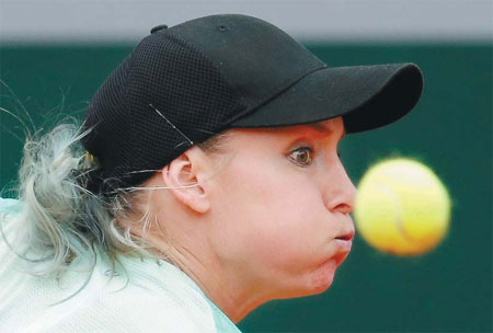 Li falls to rejuvenated Mattek-Sands