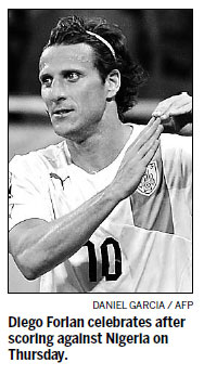 Forlan thrilled by Uruguay milestone goal