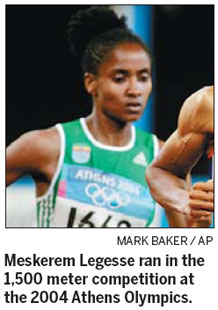 Pregnant ex-Olympian dies, baby survives