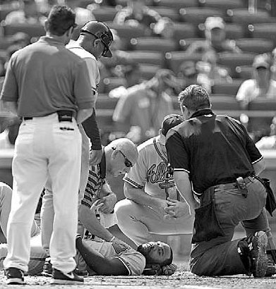 Heyward hit by pitch, breaks jaw