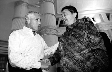 China, US officials discuss defense ties