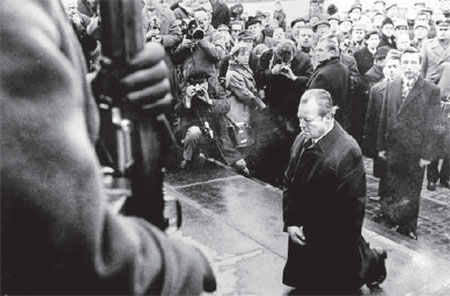 Another Yasukuni visit stirs anger of Tokyo's neighbors