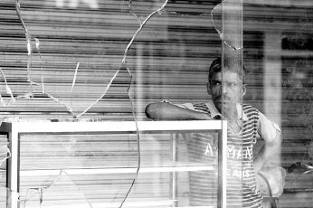 Sectarian violence kills 3 in Sri Lanka