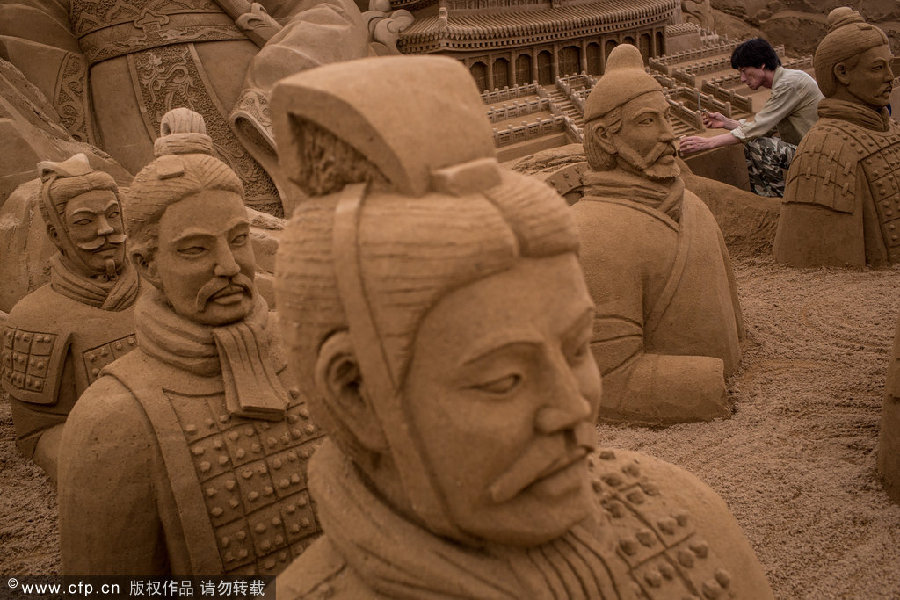 Sand sculptures replicate world heritage items