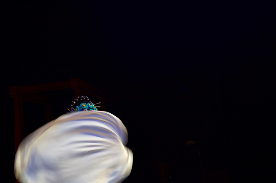 Photographer captures the abstract beauty of the stage