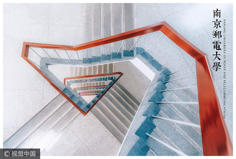 Student captures beautiful spiral stairways in Nanjing colleges
