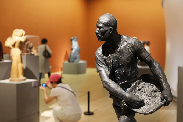 Museum surveys 100 years of Chinese art in exhibit