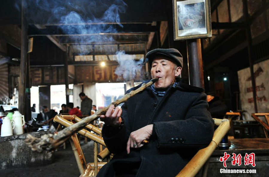 A visit to a hundred-year-old tea house in Chengdu