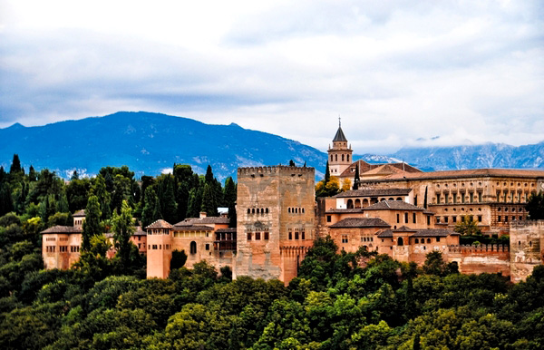 How European countries preserve ancient buildings