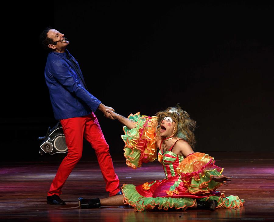 Musical 'Night in Paris' performed in E China