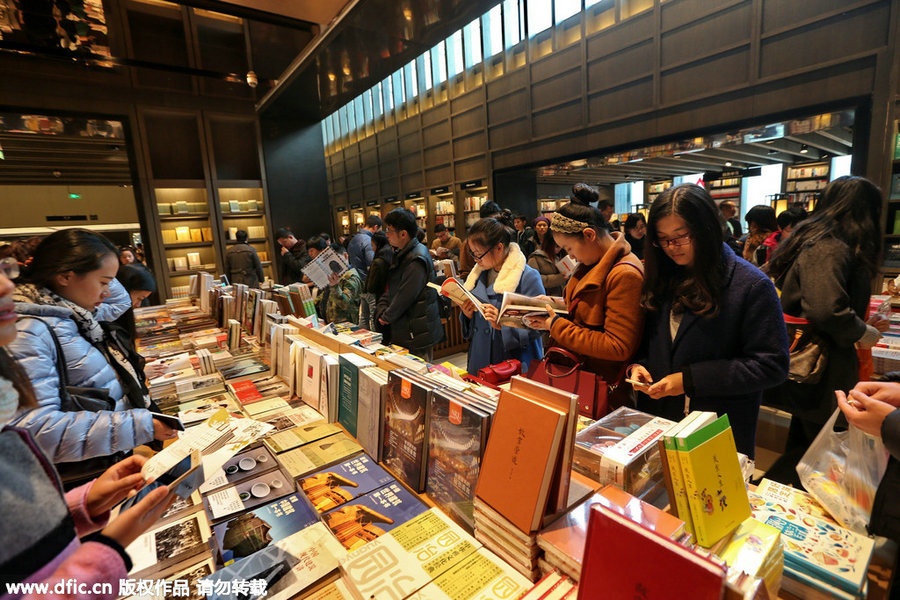 Taiwan's Eslite bookstore opens first branch in mainland