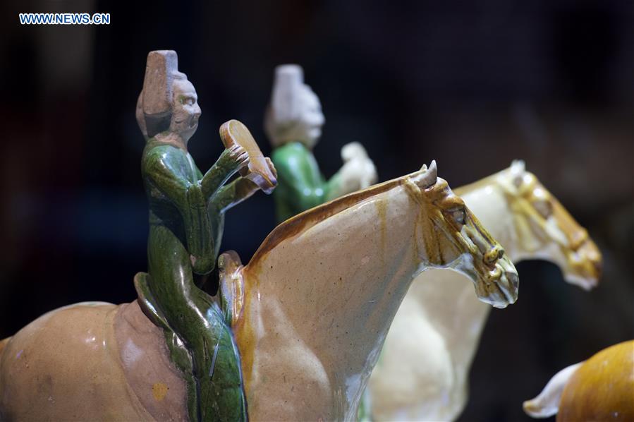 Tri-color glazed pottery artworks exhibited in Taipei