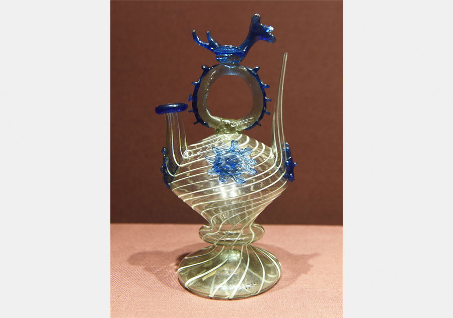 European glass art exhibition held in Hangzhou
