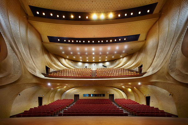 Beijing pianist comp sounds first note