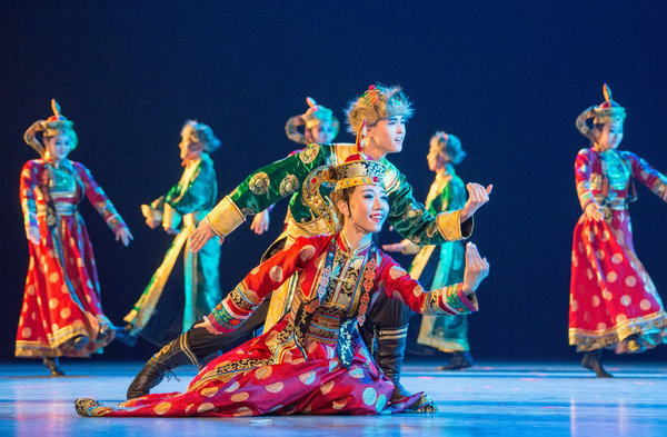 Amateur dancers embrace performing at Beijing festival