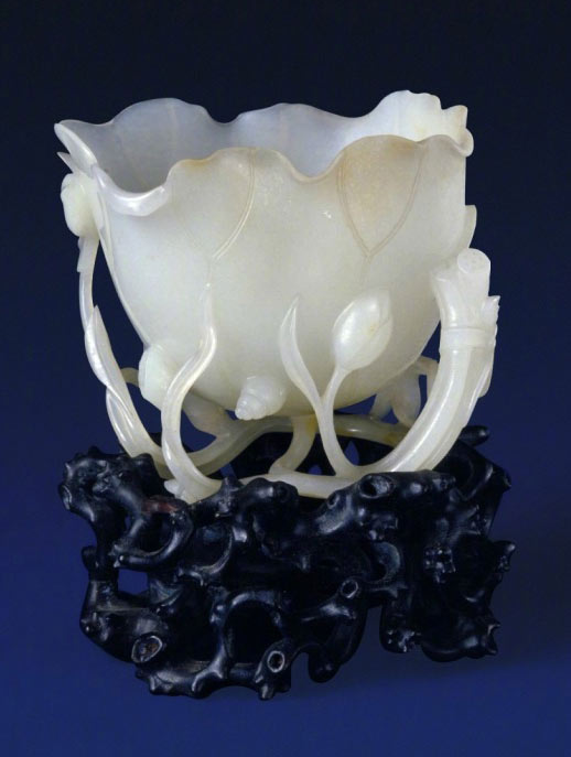 Palace Museum shares lotus-themed relic photos online