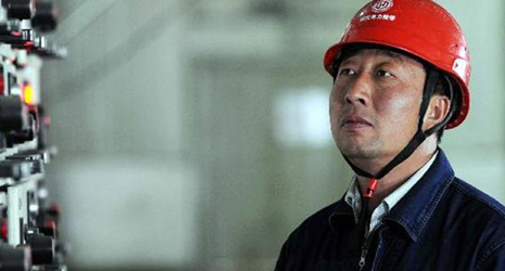 尤天軍：26年執著堅守　苦修成“工人教授”