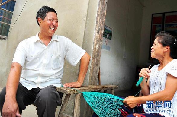 王坤友：鞠躬盡瘁的“三湯書記”