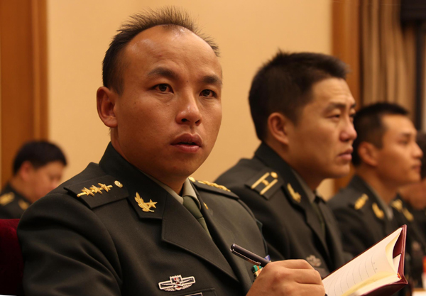 十八大解放軍代表熱議國防和軍隊建設(shè)科學發(fā)展新變化