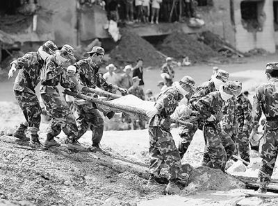 泥石流為何突襲舟曲？