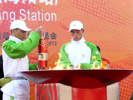 亞運(yùn)圣火閃耀山東海陽(yáng)