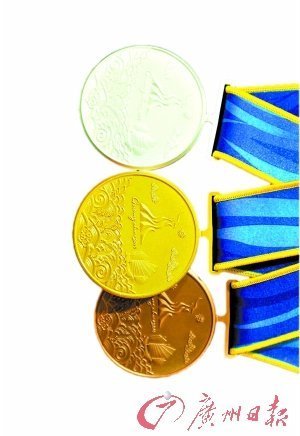 3989枚亞運(yùn)獎(jiǎng)牌運(yùn)抵廣州 十名武警實(shí)彈護(hù)送