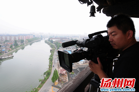 《京杭運河兩岸行》攝制組結束在揚州的拍攝