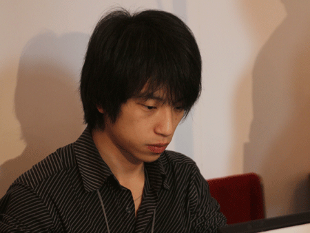 兩會上的帥哥記者