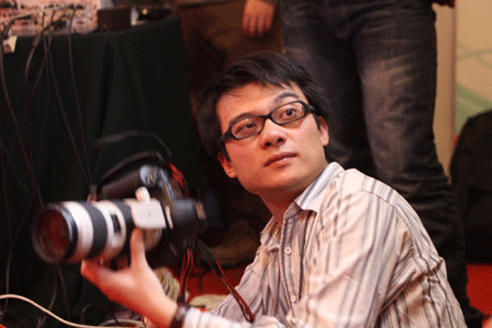 兩會上的帥哥記者