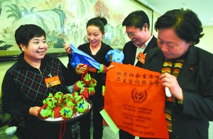 自制環保袋送委員